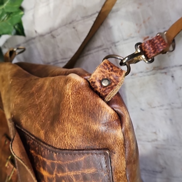 Vintage 1970s Leather Flap Closure Drawstring Backpack  Day Backpack Carry On - Picture 9 of 13